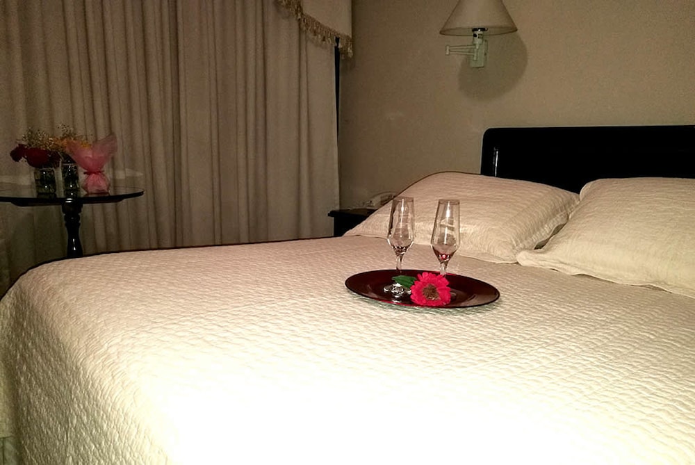 Suite, 1 Queen Bed, Non Smoking photo 3
