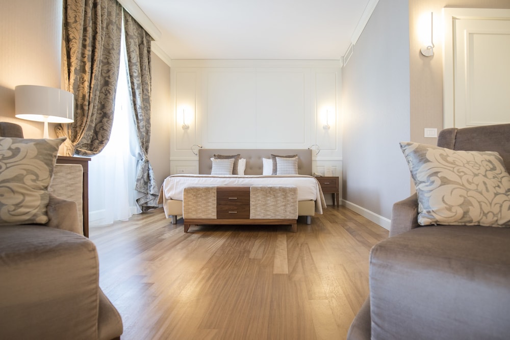 Junior Suite, Lake View (Prestige) - Photo 3