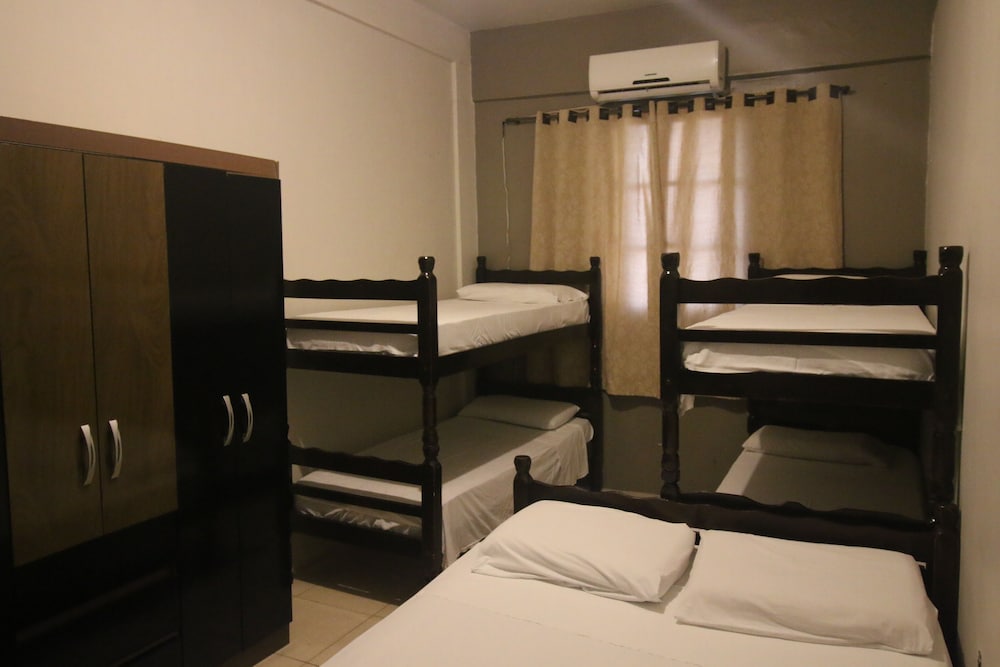 Room (Sextuple)
