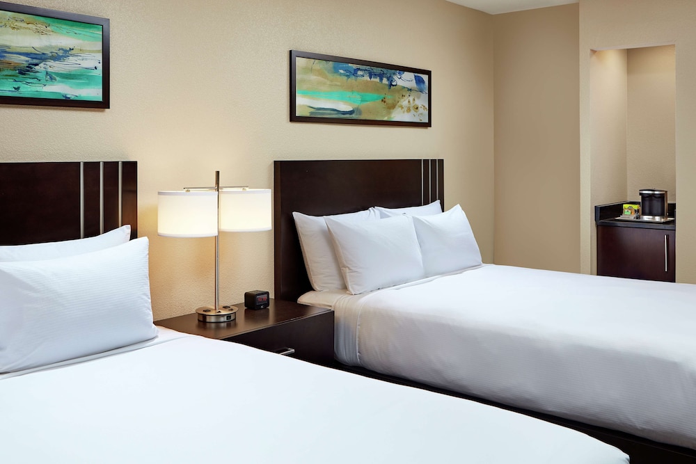 Room, 2 Double Beds, Accessible (Mobility) - Photo 3