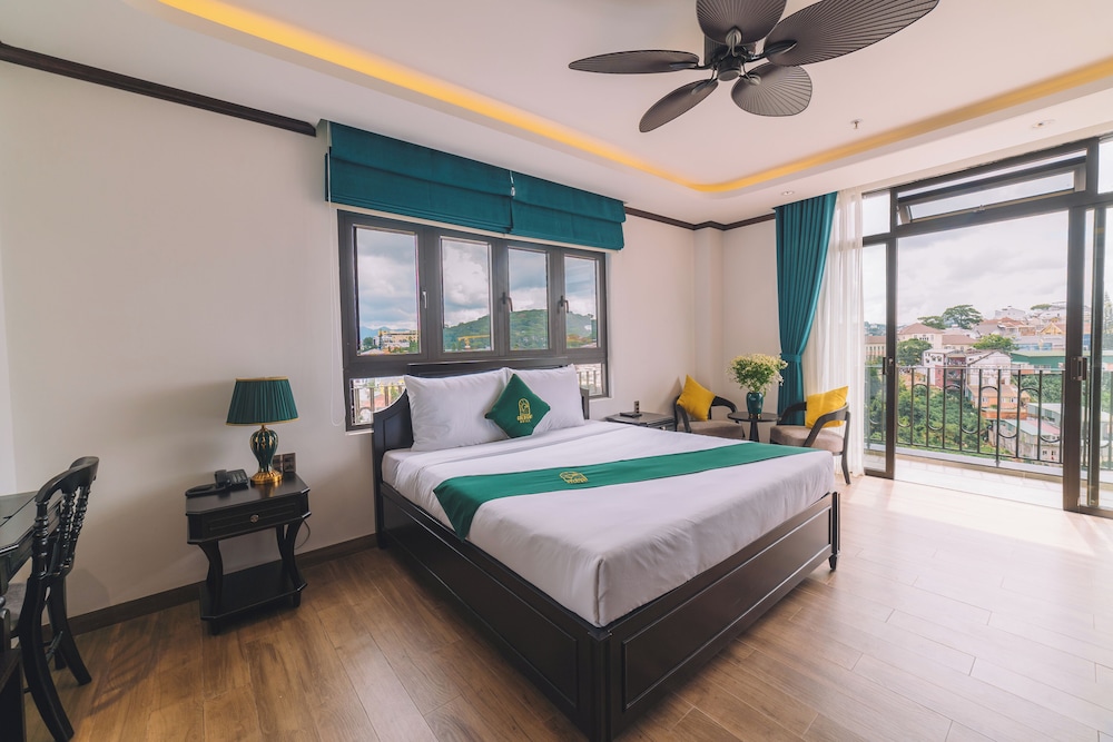 Premium Double Room - Photo 9