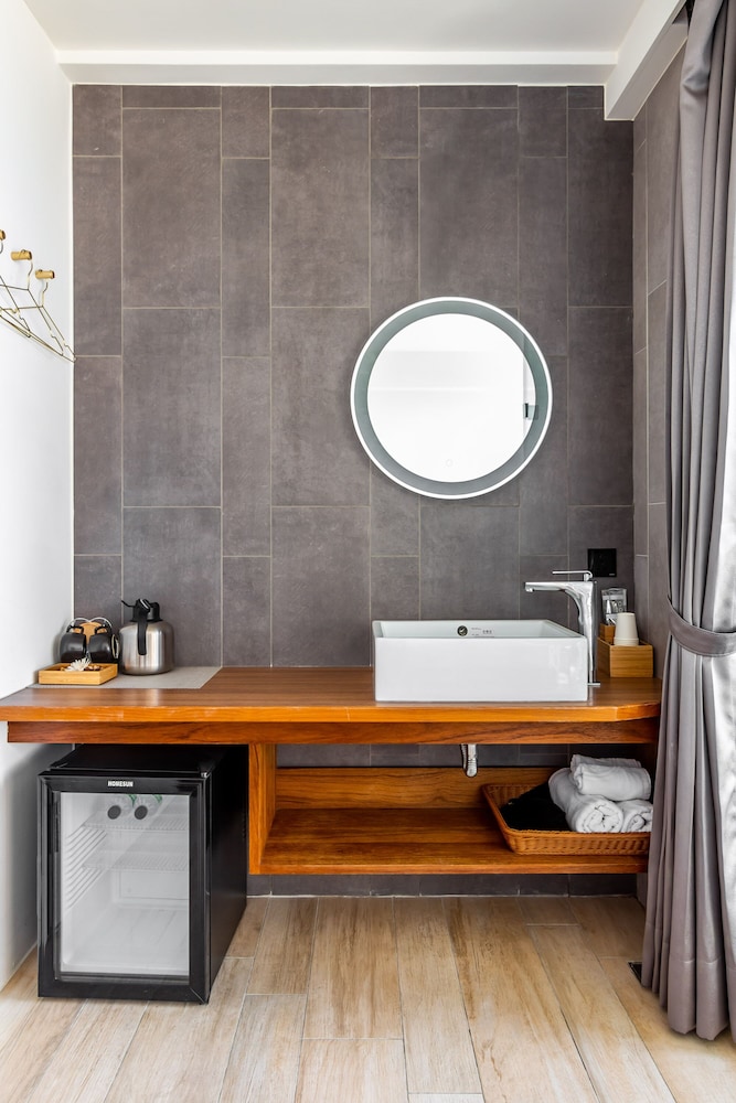 Deluxe Double Room, Sea View - Photo 10