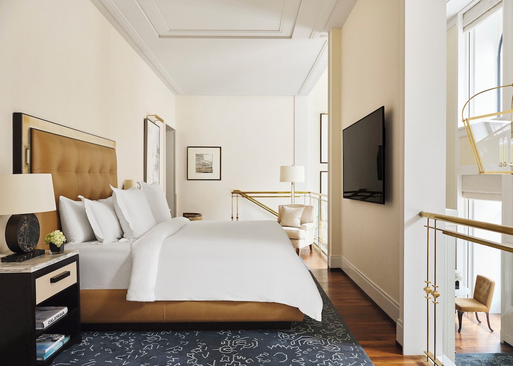 Suite, 1 King Bed - Photo 6
