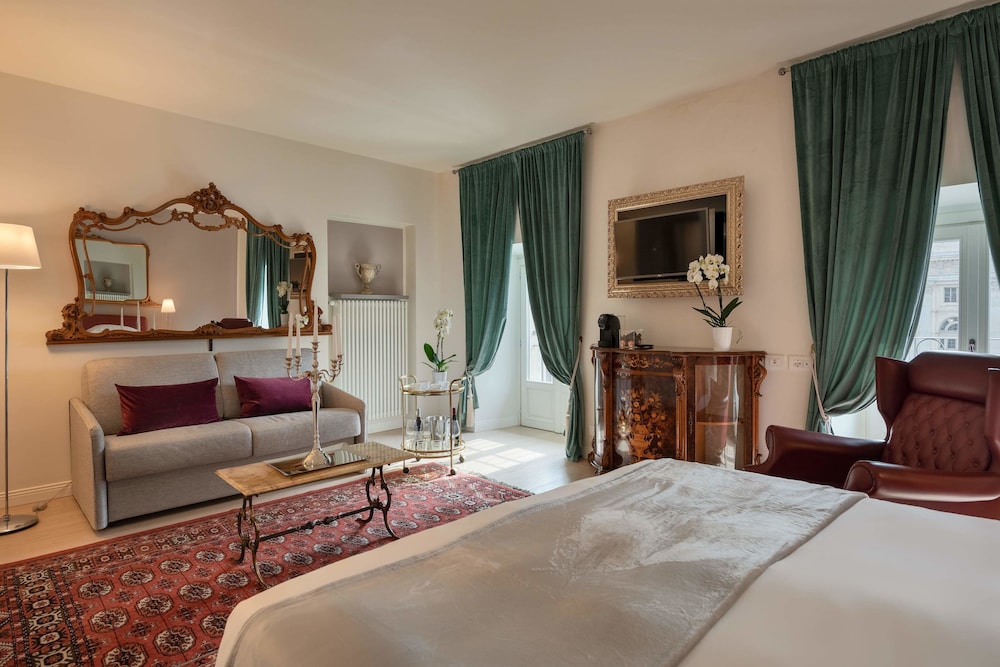 Grand Double Room, City View photo 2