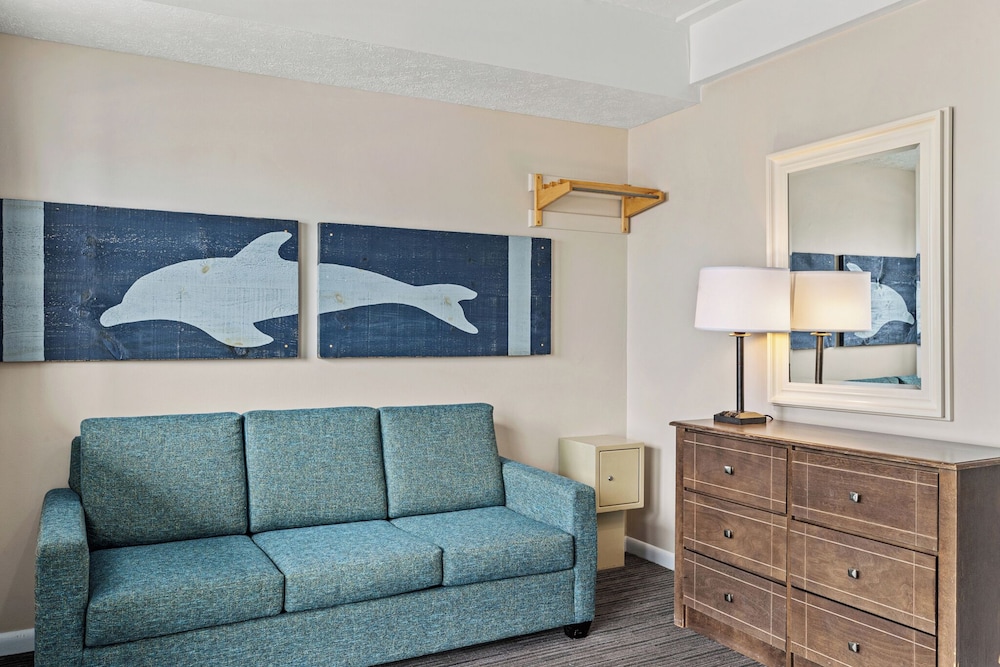1 Bedroom Suite Two Double Beds w/ Sofa Sleeper Pool View Groundfloor photo 3