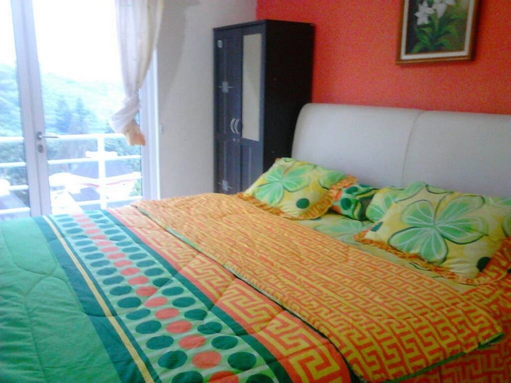 House, 2 Bedrooms photo 1