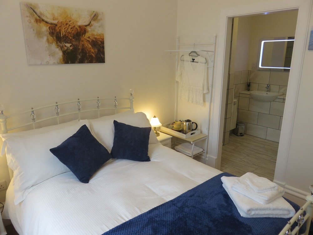 Classic Double Room, Ensuite, Courtyard View photo 2