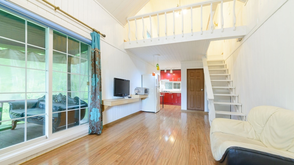 Basic Room, 1 Bedroom (Pine) - Photo 1