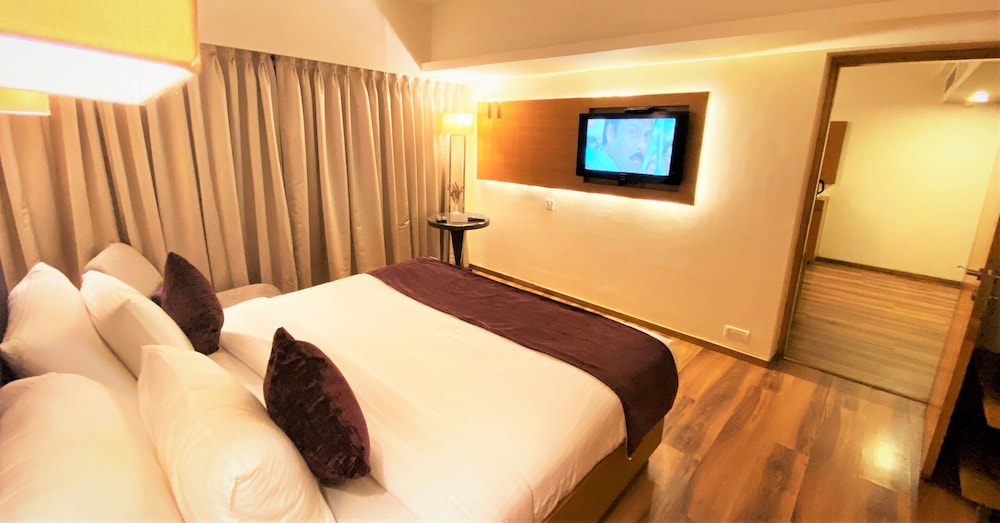 Suite - Photo 12