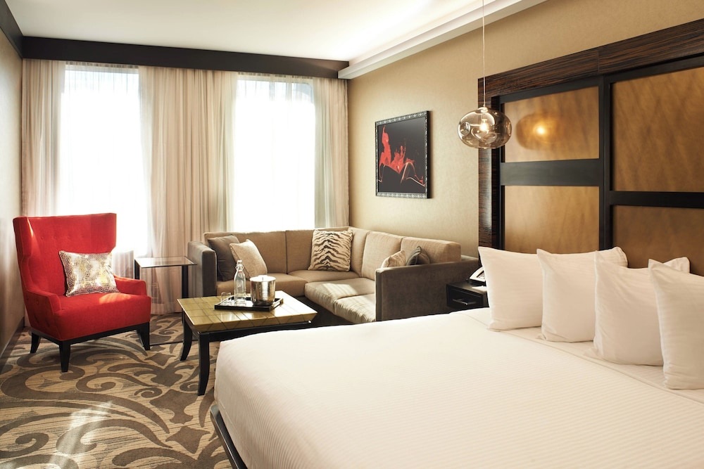 Suite, 1 King Bed with Sofa bed, City View (Mobility/Hearing Access, Roll-in Shwr) photo 1