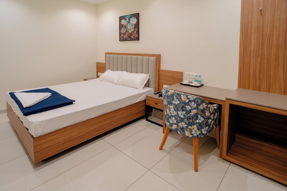 Deluxe Room - Photo 1