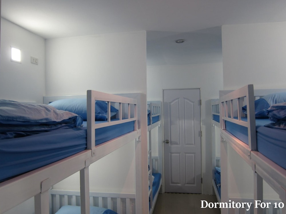 Family Room, Multiple Beds, Shared Bathroom photo 1
