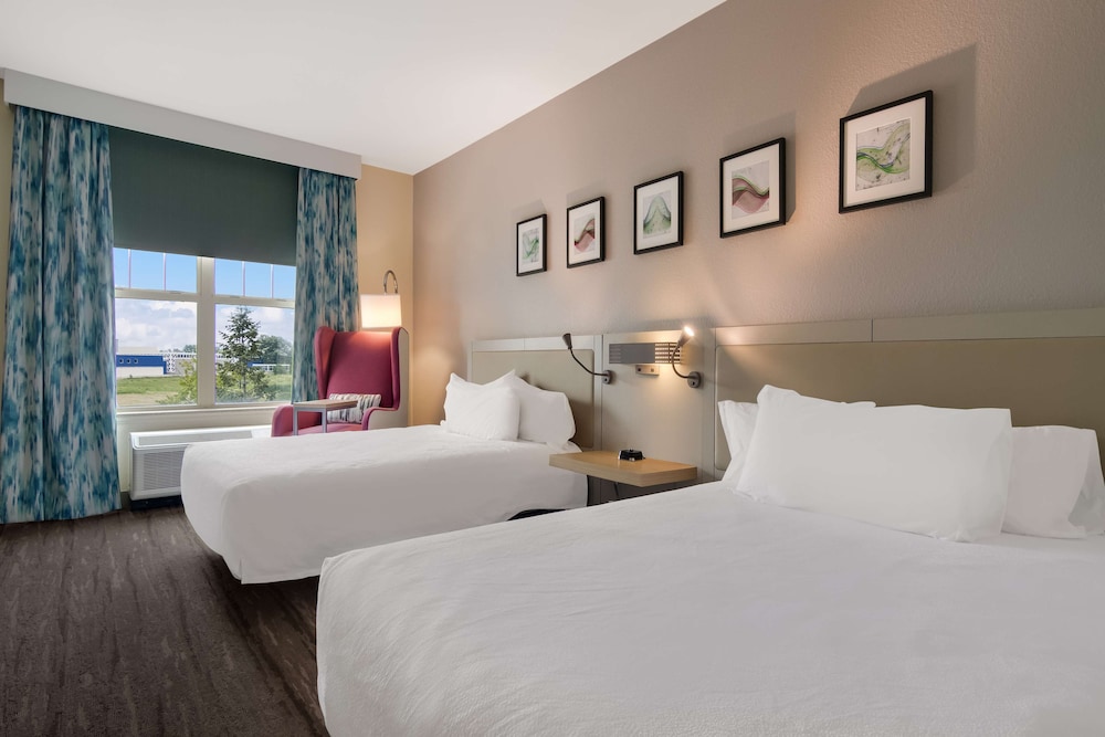 Room, 2 Queen Beds, Accessible, Bathtub - Photo 3