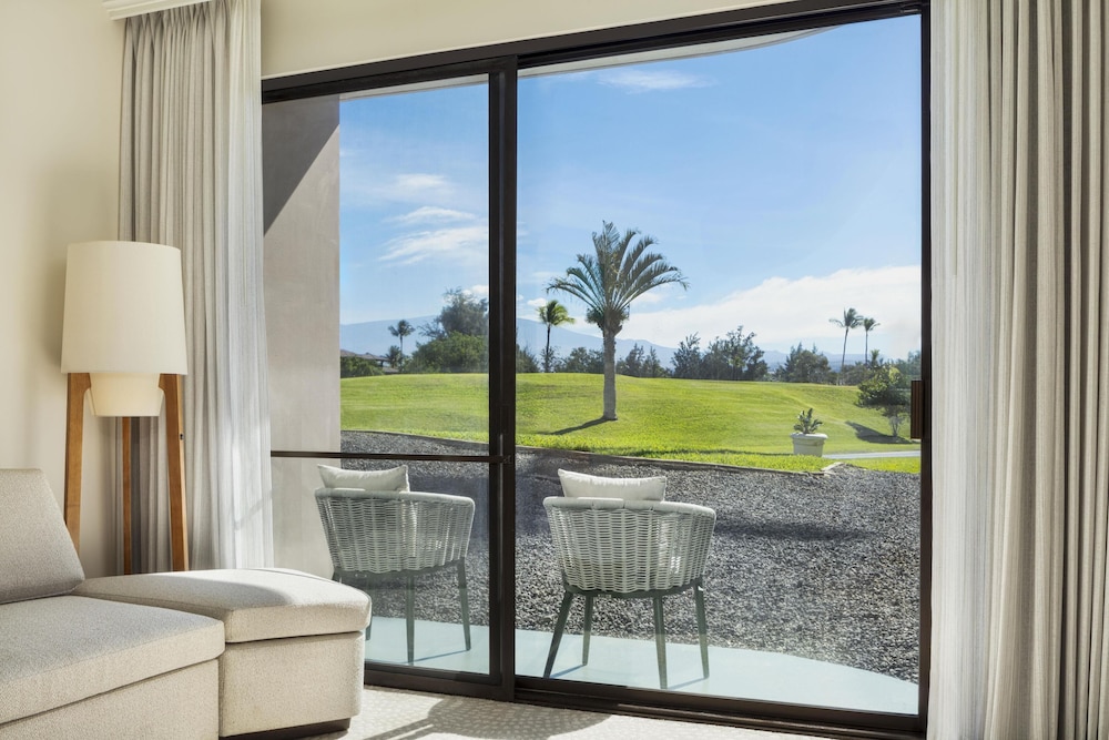 Room, 2 Queen Beds, Resort View thumbnail 5
