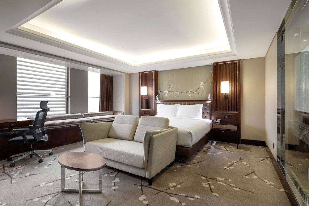 Deluxe Suite - Photo 2