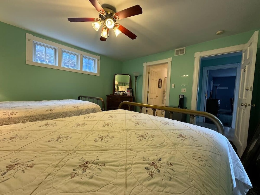 Room, 2 Double Beds, Non Smoking, Private Bathroom photo 2