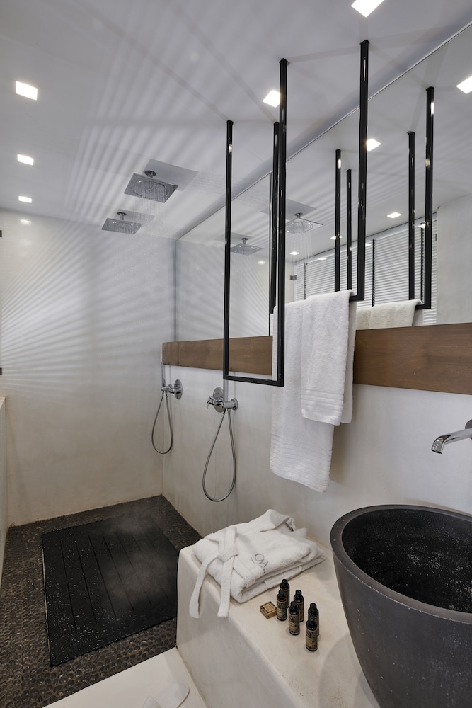 Deluxe Suite, Hot Tub - Photo 16
