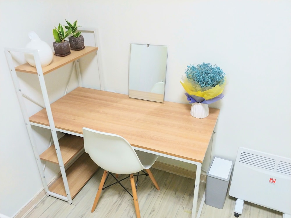 3 People Room photo 2