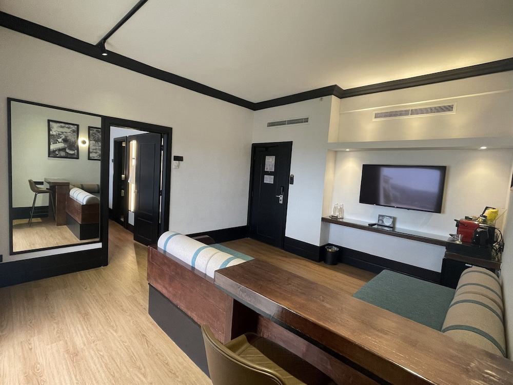 Khazanah Suite - Photo 4