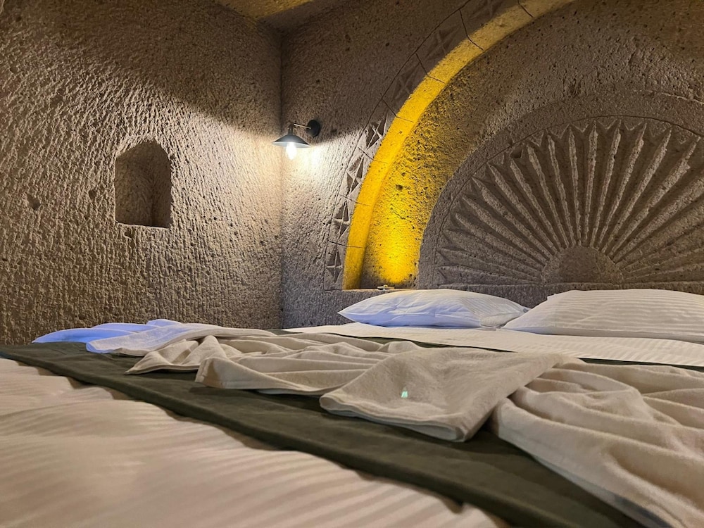 Deluxe Room, Multiple Beds, Mountain View photo 2