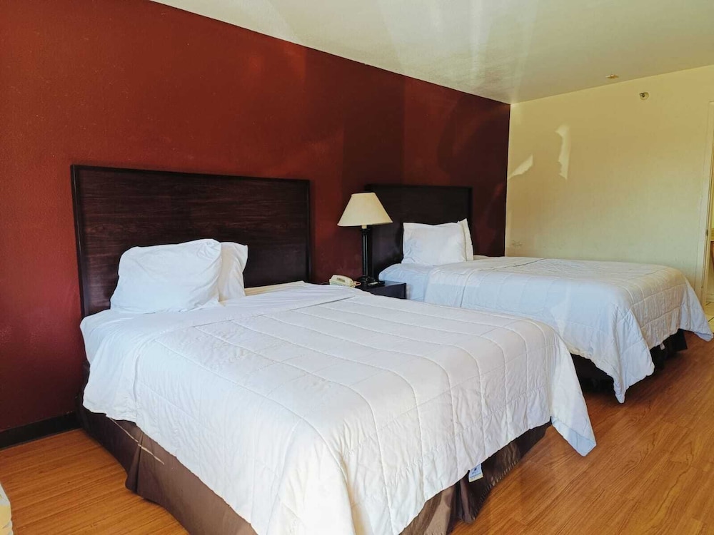 2 Queen Beds Accessible Non-Smoking - Photo 3