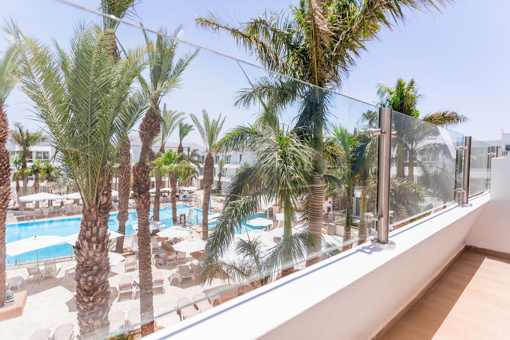 Junior Suite, Balcony, Pool View photo 3