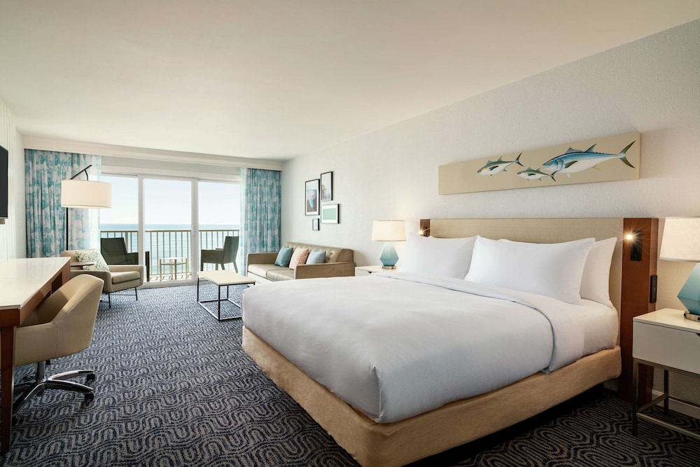 Basic Room, 1 King Bed, Accessible, Bay View (Mobility & Hearing, Roll-in Shower) photo 1