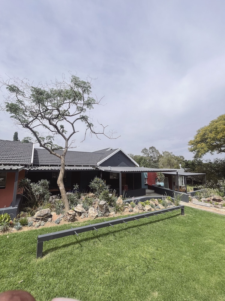 Luxury House, Garden View photo 3