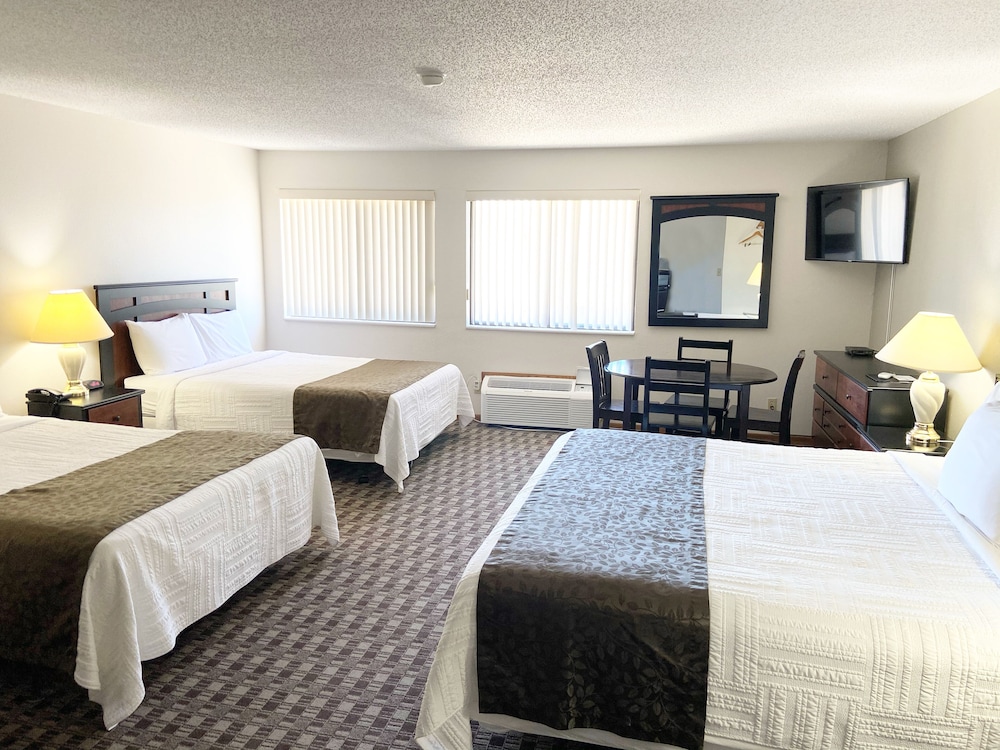 Suite, Multiple Beds photo 1