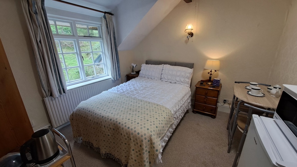 Economy Double Room photo 2