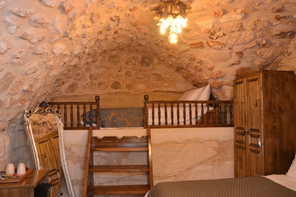 Economy Triple Room, Courtyard View