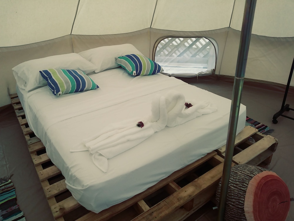 Presidential Tent, 1 King Bed, Non Smoking, Bathtub photo 1
