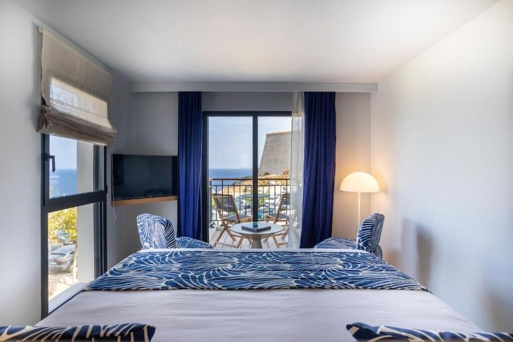 Deluxe Room, 2 Twin Beds, Sea View