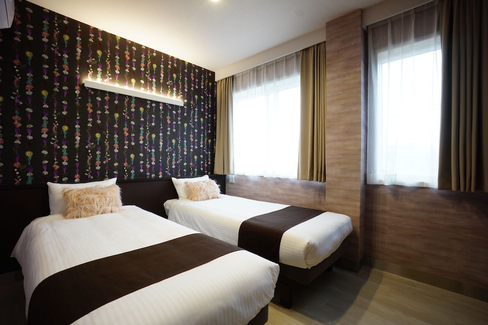 Superior Quadruple Room photo 2