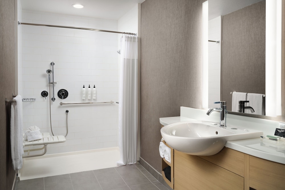 Suite, 2 Queen Beds - Photo 3