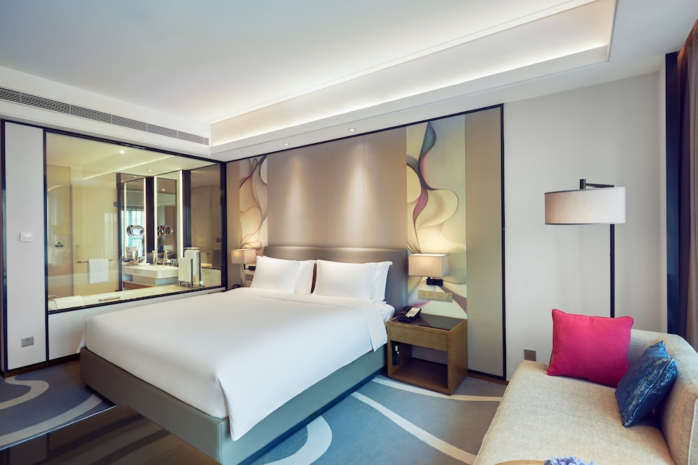 Standard Room, 1 King Bed photo 1