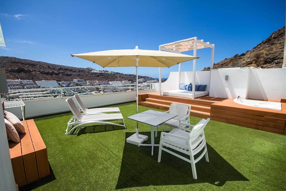Premium Apartment, Hot Tub, Partial Ocean View (Royal / 2 Adults) - Photo 3