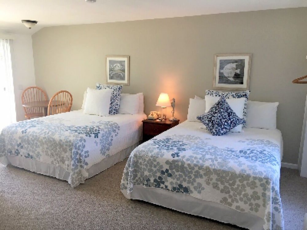 Premium Cottage, Private Bathroom (2 Queens w/ Patio) photo 2