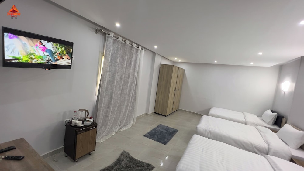 Family Triple Room, 3 Bedrooms, Mountain View photo 3