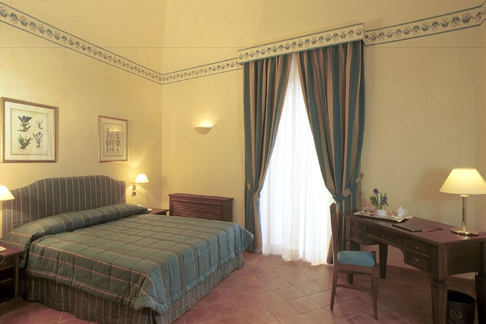 Suite - Photo 3