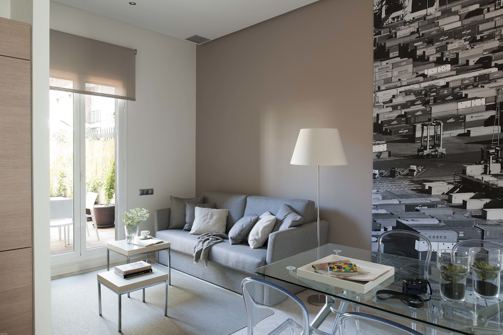 City Apartment, 1 Bedroom, Balcony photo 2