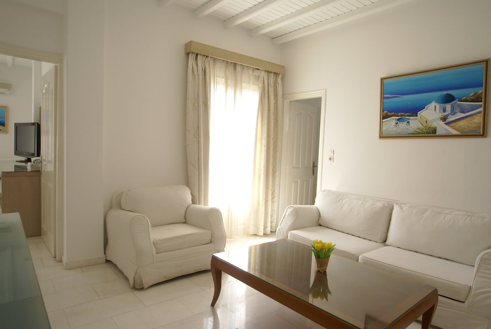 Suite - Photo 3