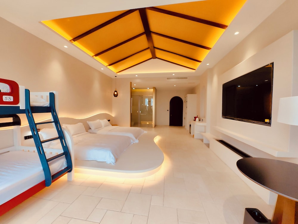 Family Twin Room, Courtyard View