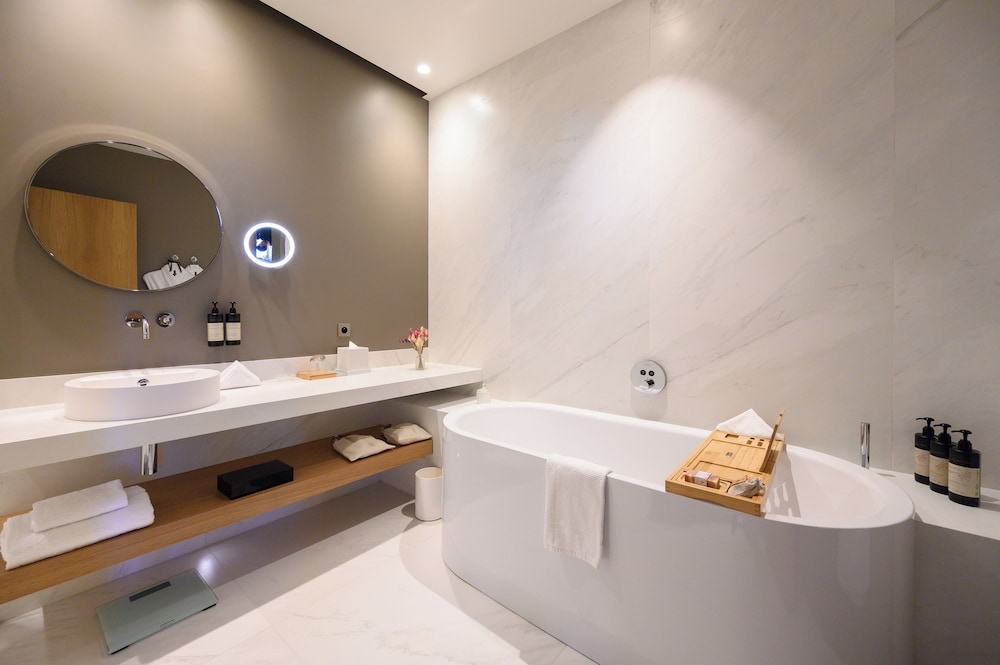 Suite, 1 King Bed (Eiffel) - Photo 13