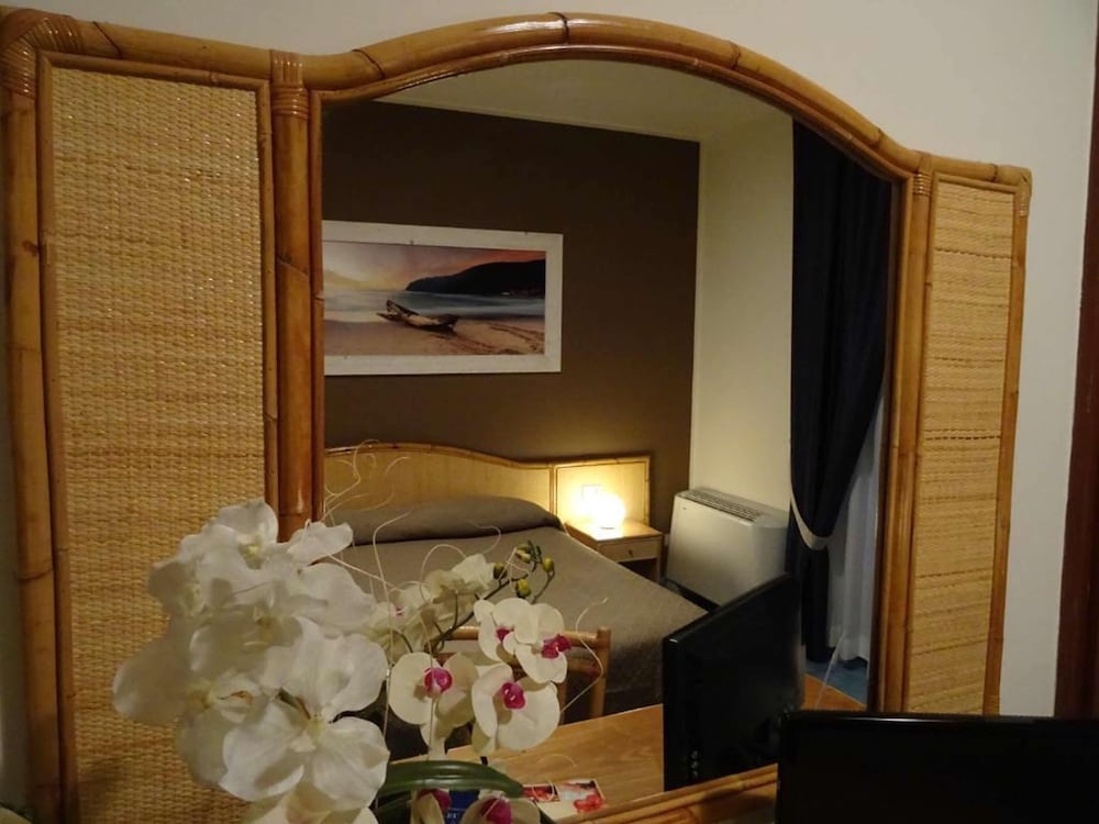 Comfort Double or Twin Room, Hill View photo 3
