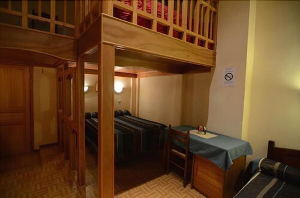Family Room, Private Bathroom photo 1