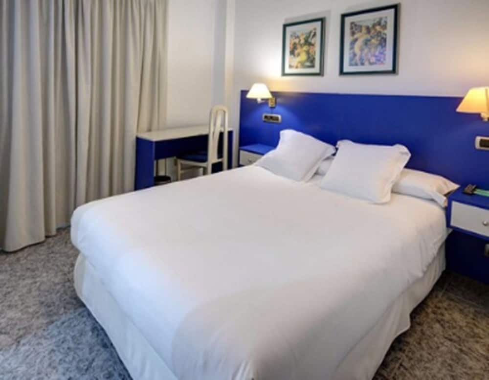 Standard Double Room - Photo 1