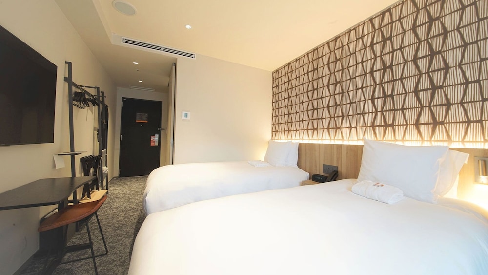 Deluxe Room, City View - Photo 1