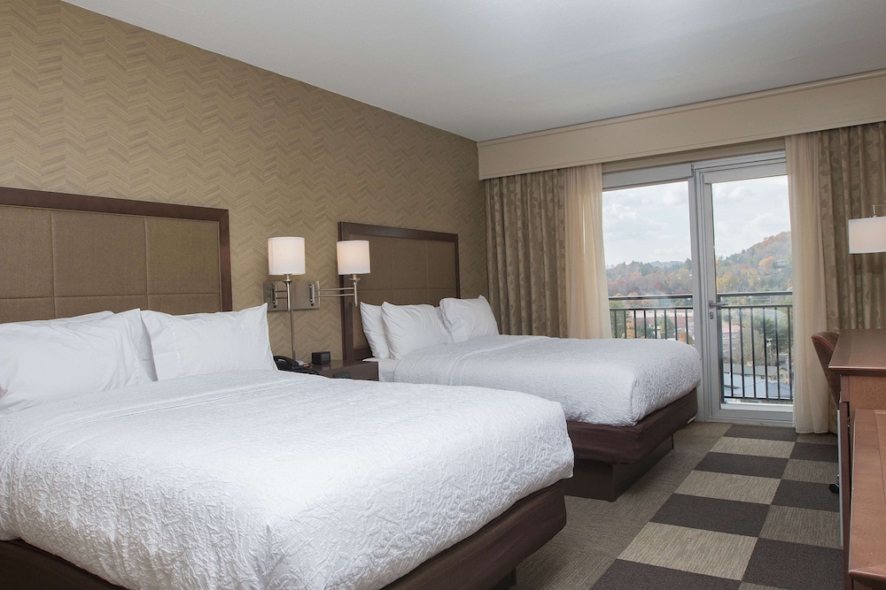 Room, 2 Queen Beds, Non Smoking, Balcony