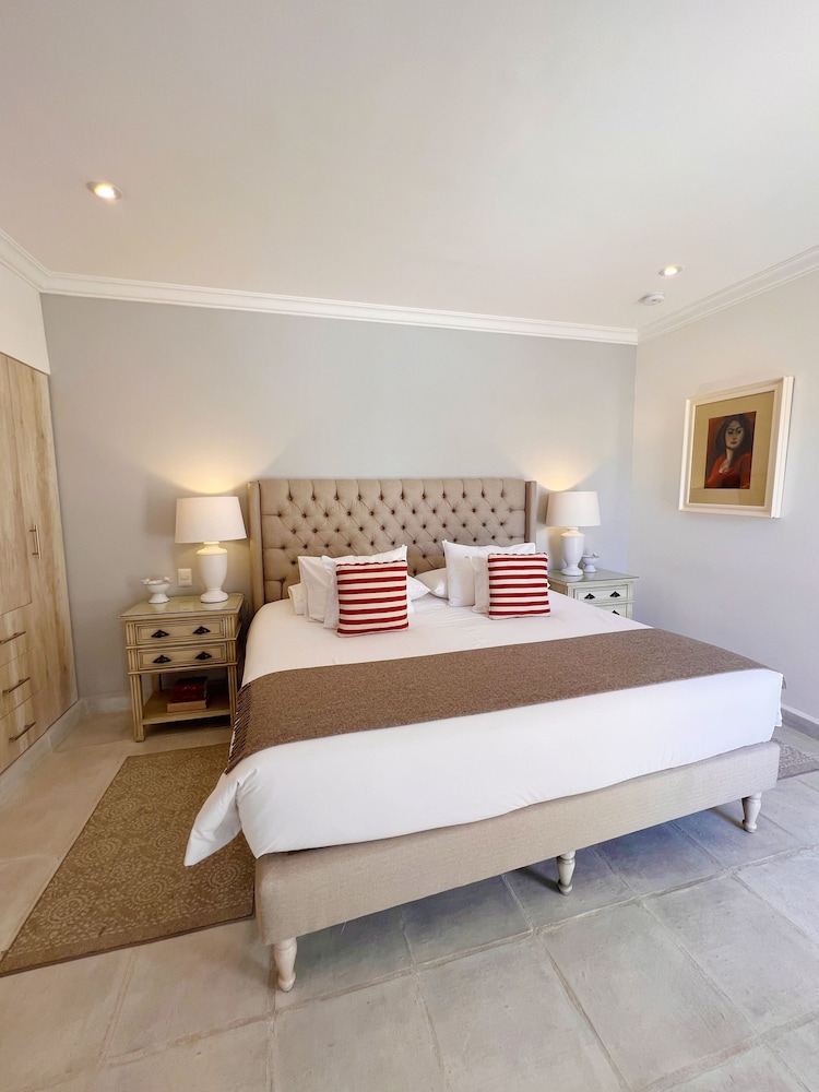 Luxury Suite, 1 King Bed, City View photo 1